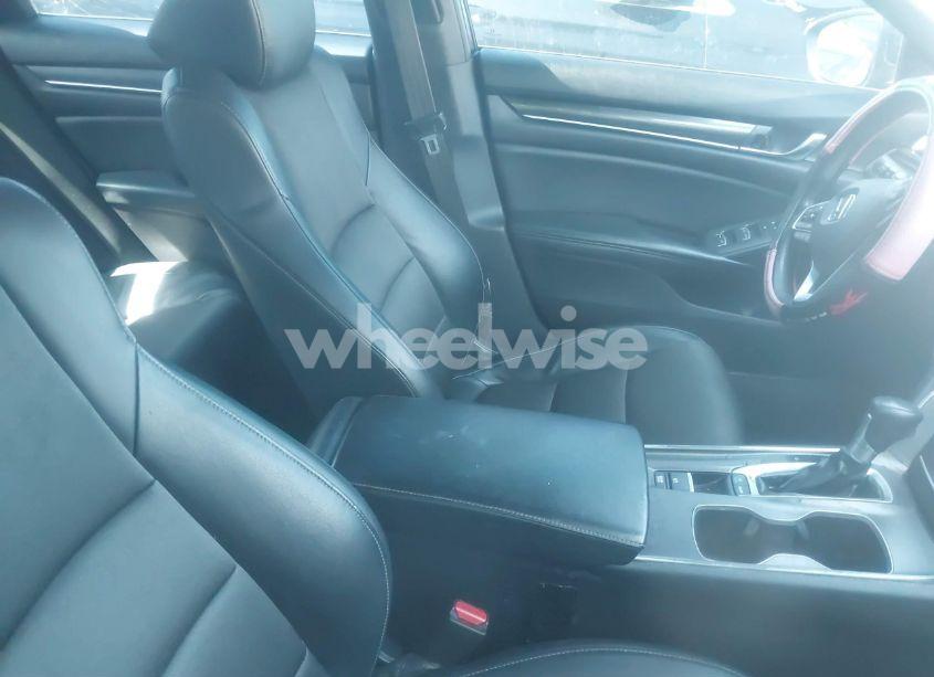 Photo 5 of 2018 Honda Accord SPORT (VIN 1HGCV1F3XJA738035)