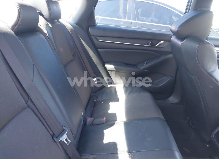 Photo 8 of 2018 Honda Accord SPORT (VIN 1HGCV1F3XJA738035)