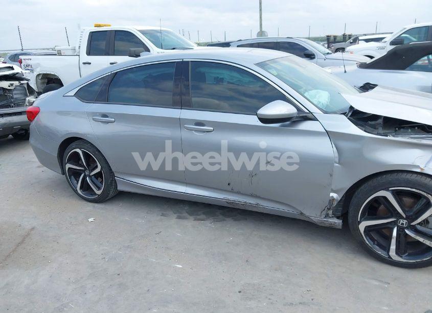 Photo 14 of 2019 Honda Accord SPORT (VIN 1HGCV1F3XKA016565)