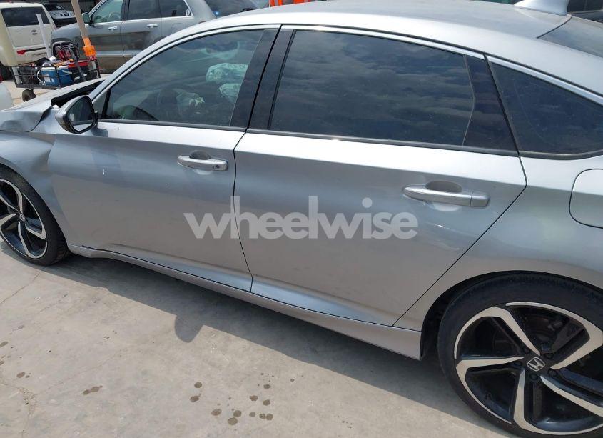 Photo 15 of 2019 Honda Accord SPORT (VIN 1HGCV1F3XKA016565)