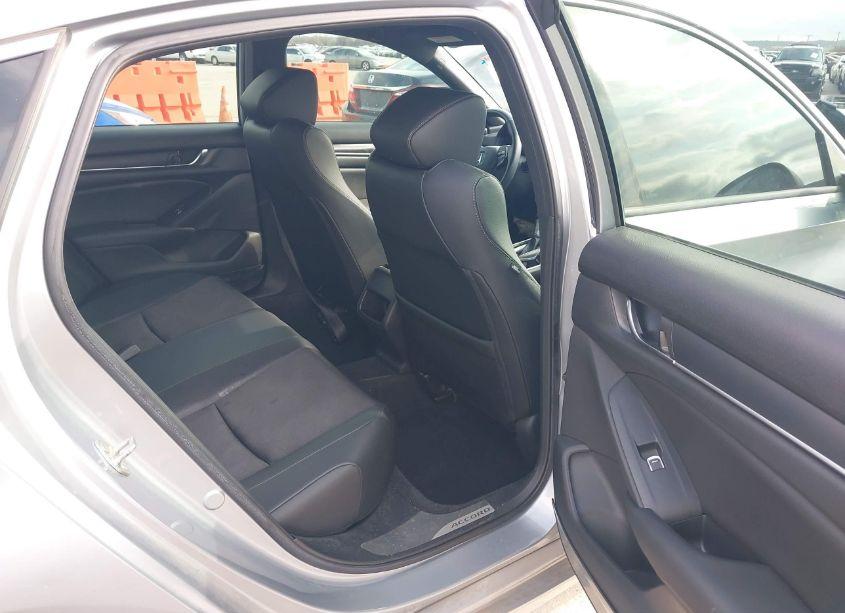 Photo 8 of 2019 Honda Accord SPORT (VIN 1HGCV1F3XKA016596)