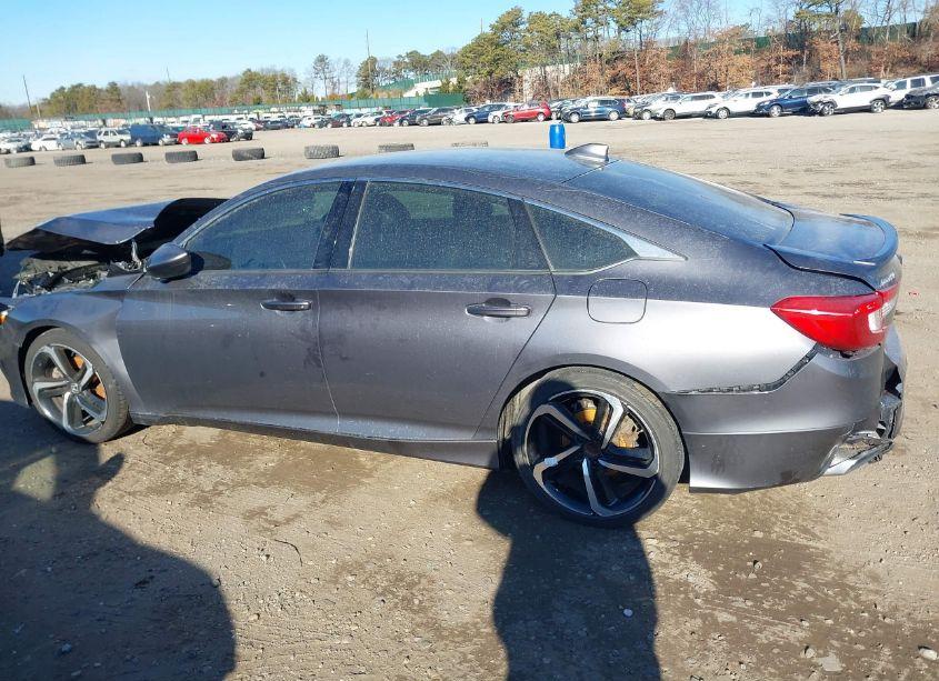 Photo 13 of 2019 Honda Accord SPORT (VIN 1HGCV1F3XKA038582)