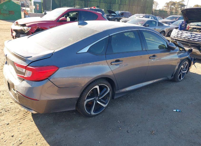 Photo 4 of 2019 Honda Accord SPORT (VIN 1HGCV1F3XKA038582)