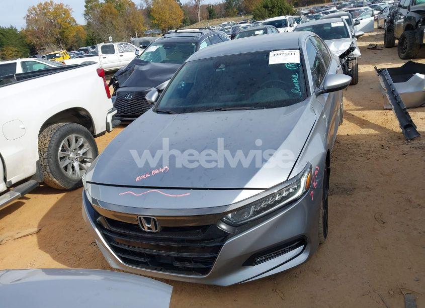 Photo 13 of 2019 Honda Accord SPORT (VIN 1HGCV1F3XKA038906)