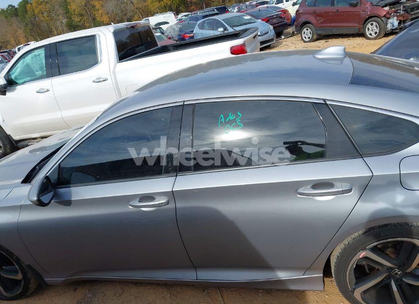 Photo 15 of 2019 Honda Accord SPORT (VIN 1HGCV1F3XKA038906)