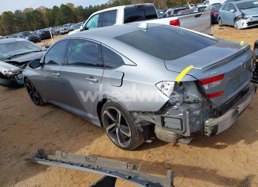 Photo 3 of 2019 Honda Accord SPORT (VIN 1HGCV1F3XKA038906)