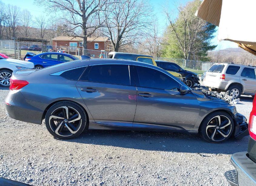 Photo 14 of 2019 Honda Accord SPORT (VIN 1HGCV1F3XKA039893)