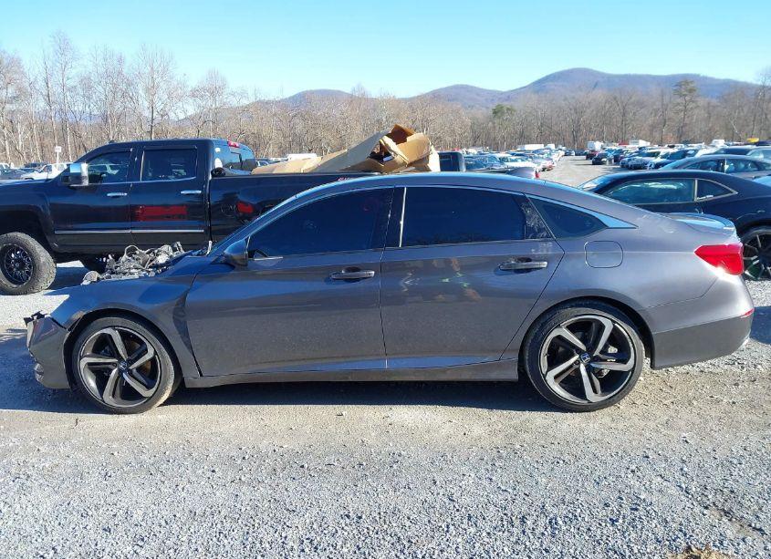 Photo 15 of 2019 Honda Accord SPORT (VIN 1HGCV1F3XKA039893)