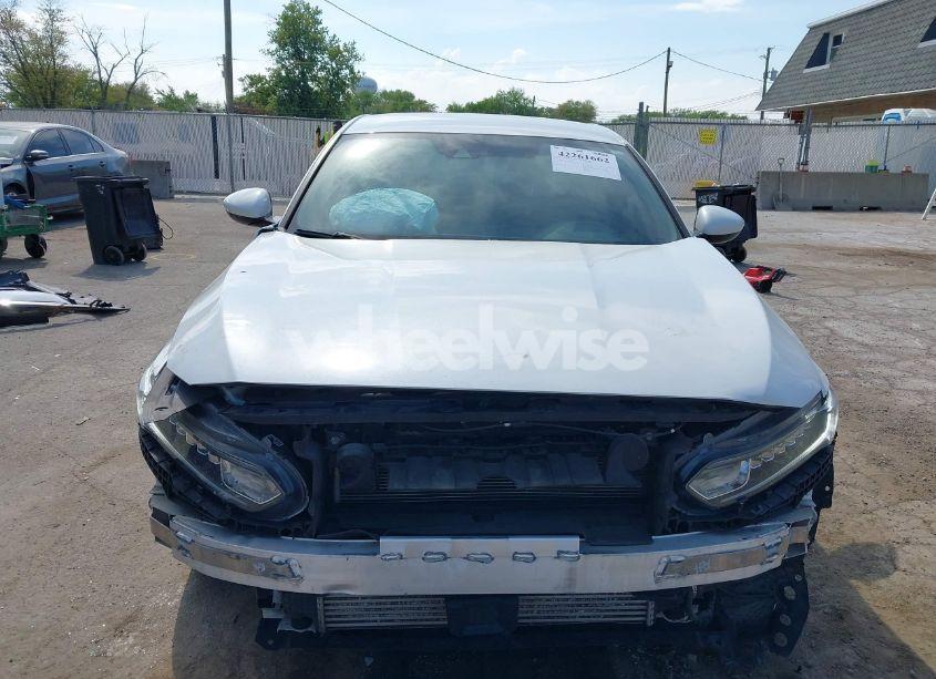 Photo 13 of 2019 Honda Accord SPORT (VIN 1HGCV1F3XKA066107)