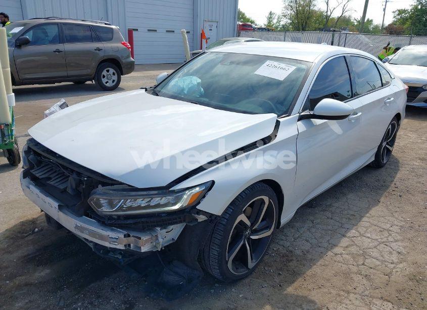 Photo 2 of 2019 Honda Accord SPORT (VIN 1HGCV1F3XKA066107)