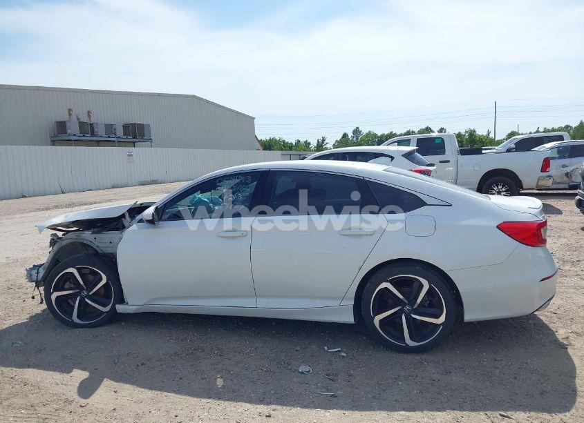 Photo 15 of 2019 Honda Accord SPORT (VIN 1HGCV1F3XKA070626)