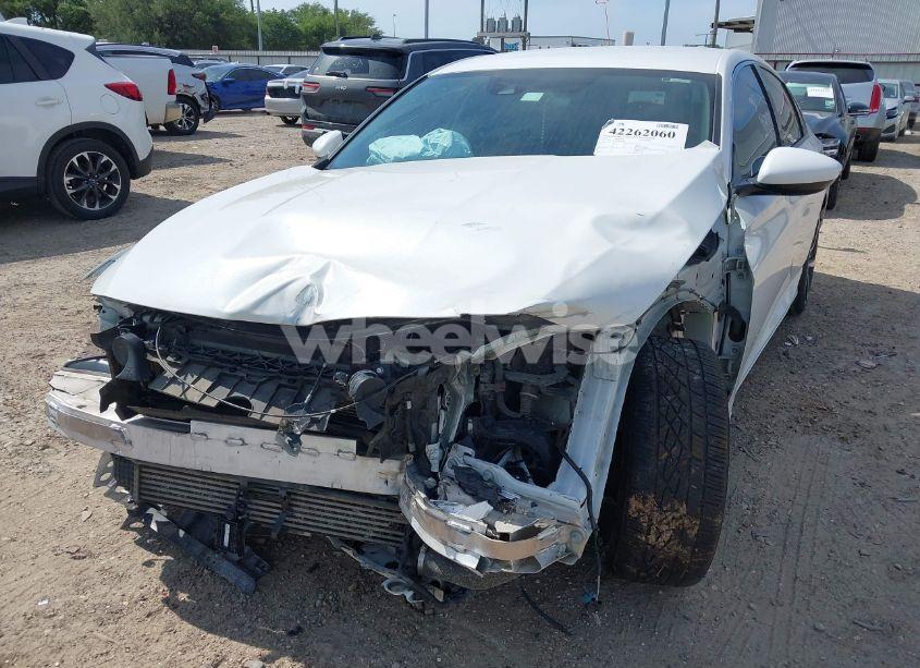 Photo 6 of 2019 Honda Accord SPORT (VIN 1HGCV1F3XKA070626)