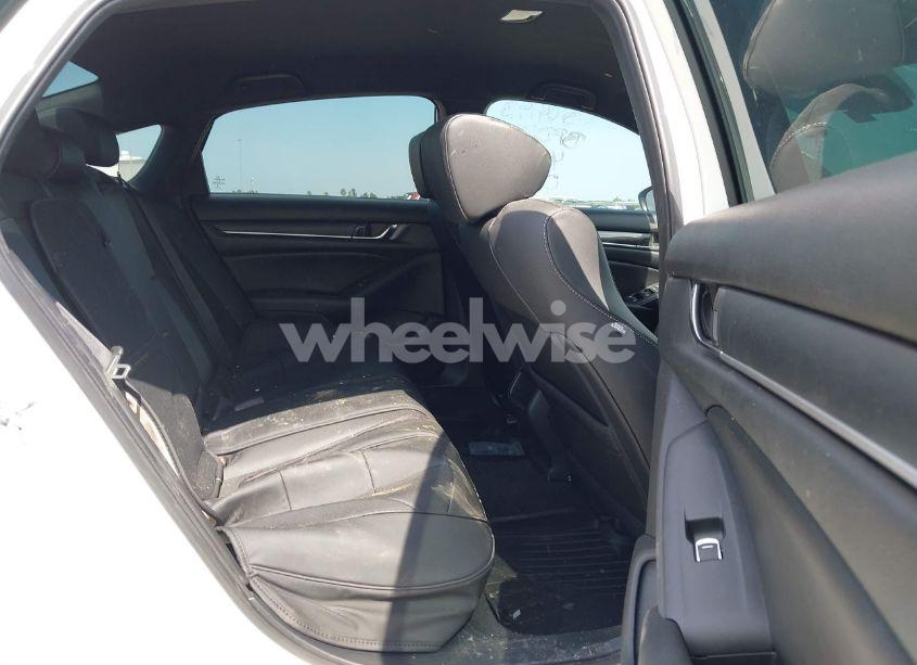 Photo 8 of 2019 Honda Accord SPORT (VIN 1HGCV1F3XKA070626)