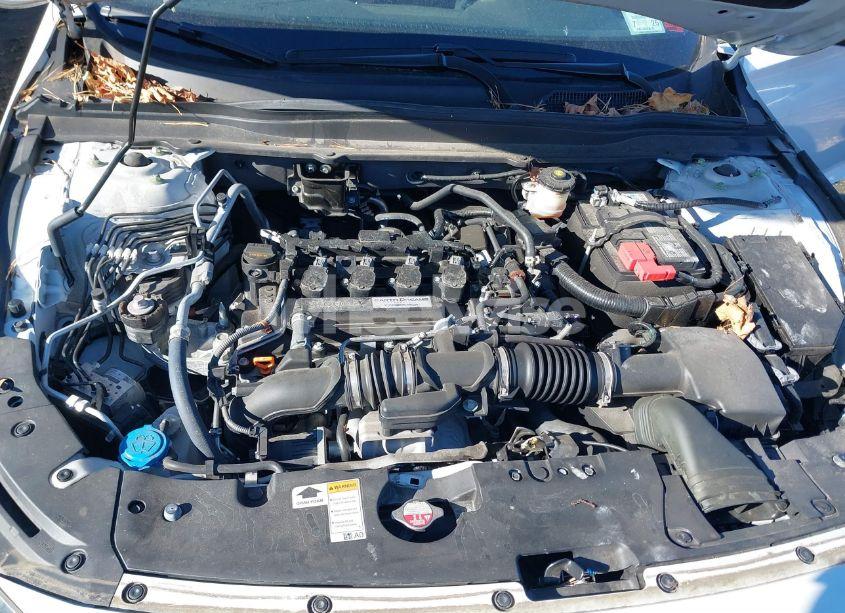 Photo 10 of 2019 Honda Accord SPORT (VIN 1HGCV1F3XKA121252)