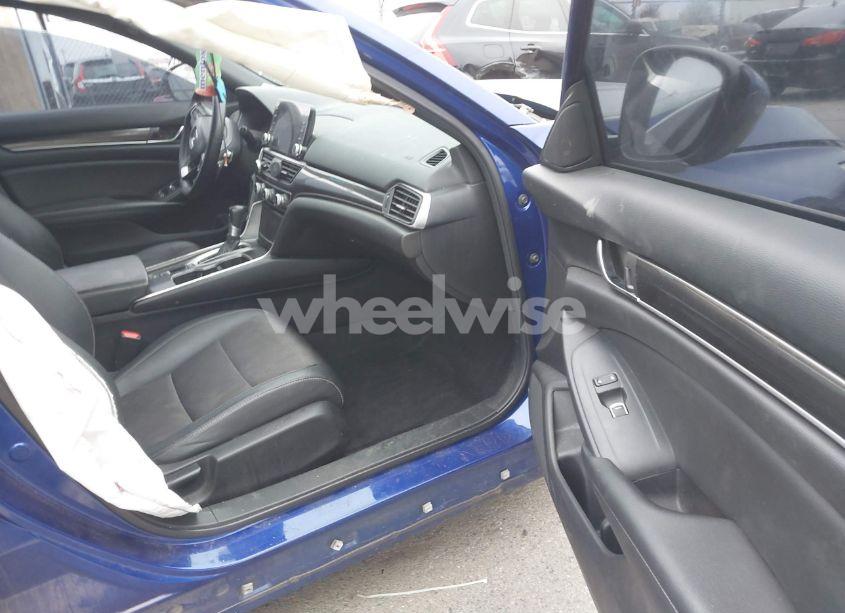 Photo 5 of 2019 Honda Accord SPORT (VIN 1HGCV1F3XKA139735)