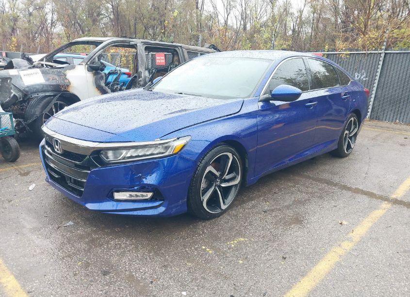 Photo 2 of 2019 Honda Accord SPORT (VIN 1HGCV1F3XKA140268)