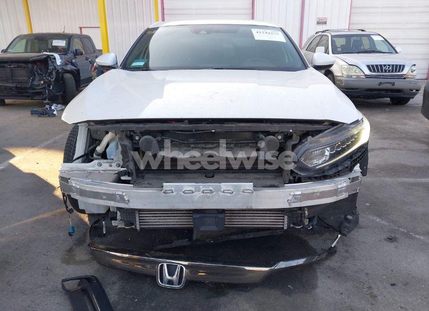 Photo 13 of 2019 Honda Accord SPORT (VIN 1HGCV1F3XKA142599)