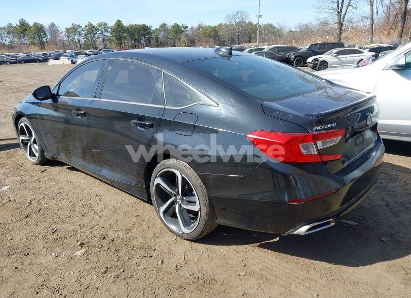 Photo 3 of 2019 Honda Accord SPORT (VIN 1HGCV1F3XKA166739)