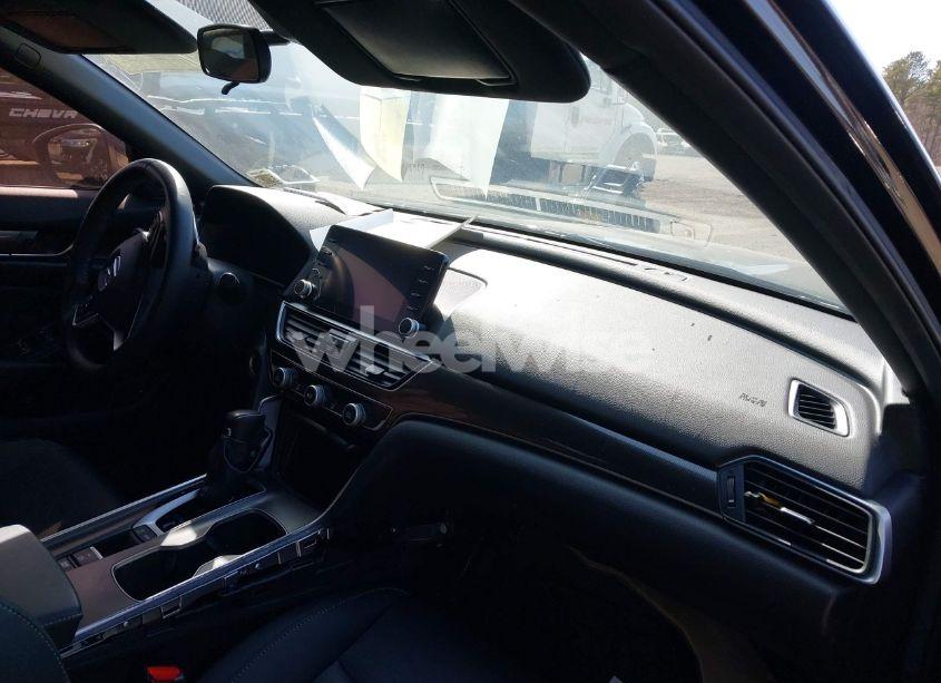 Photo 5 of 2019 Honda Accord SPORT (VIN 1HGCV1F3XKA166739)