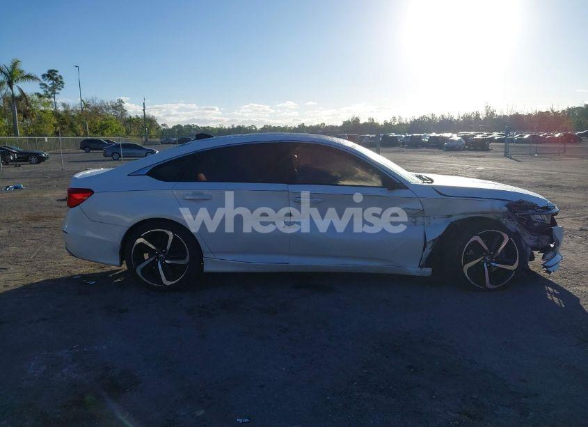 Photo 14 of 2019 Honda Accord SPORT (VIN 1HGCV1F3XKA172802)