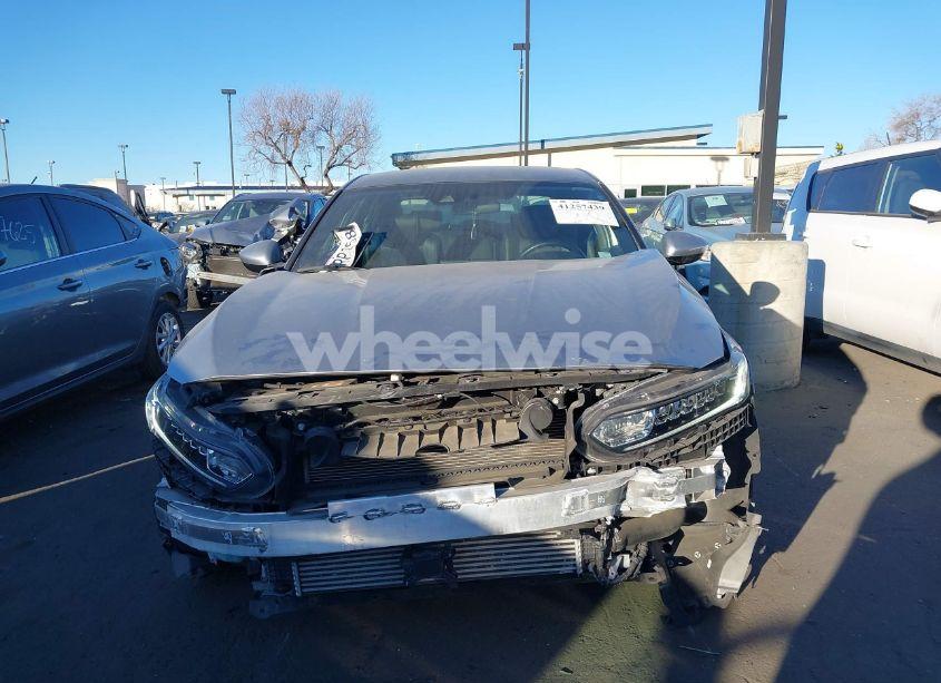 Photo 13 of 2019 Honda Accord SPORT (VIN 1HGCV1F3XKA175523)