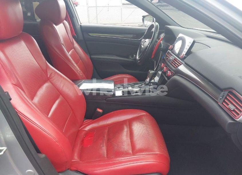 Photo 5 of 2020 Honda Accord SPORT (VIN 1HGCV1F3XLA035117)