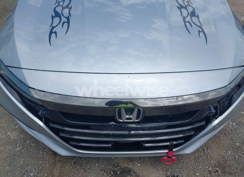 Photo 6 of 2020 Honda Accord SPORT (VIN 1HGCV1F3XLA035117)