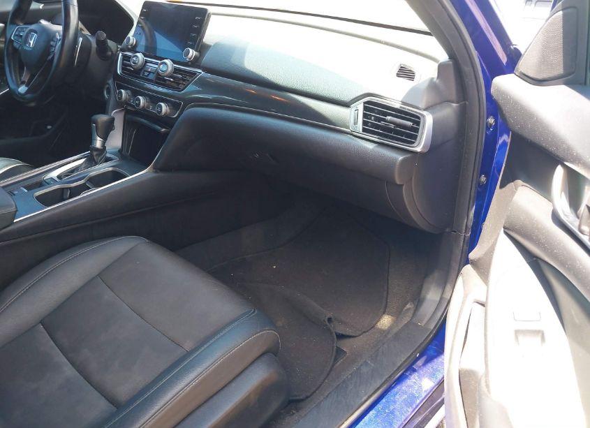 Photo 5 of 2020 Honda Accord SPORT (VIN 1HGCV1F3XLA073401)