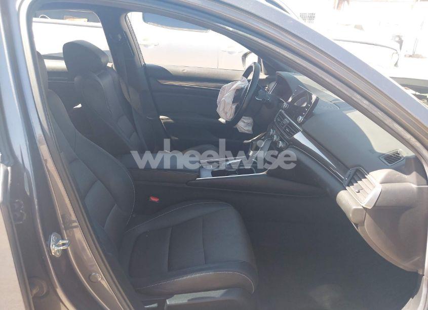 Photo 5 of 2020 Honda Accord SPORT (VIN 1HGCV1F3XLA121737)