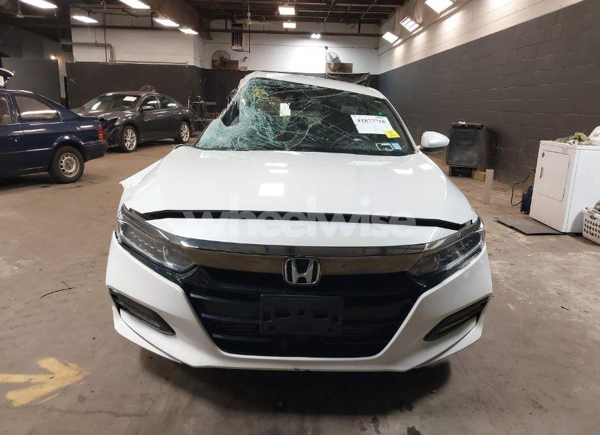 Photo 12 of 2020 Honda Accord SPORT (VIN 1HGCV1F3XLA131555)