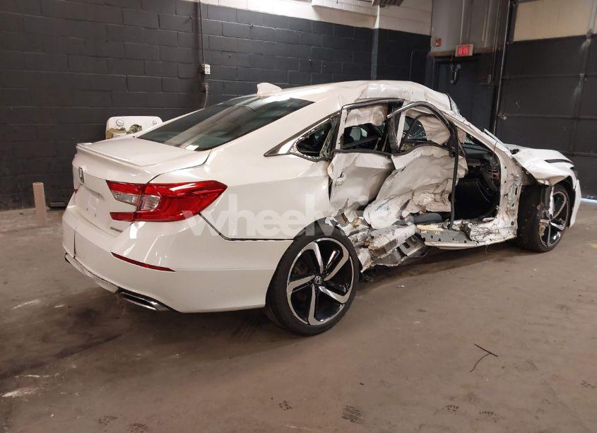 Photo 4 of 2020 Honda Accord SPORT (VIN 1HGCV1F3XLA131555)