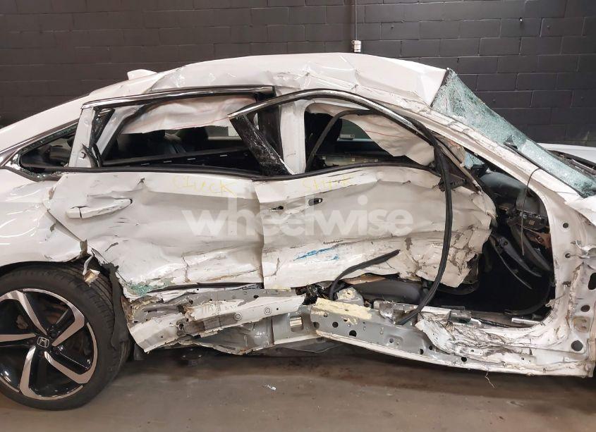 Photo 6 of 2020 Honda Accord SPORT (VIN 1HGCV1F3XLA131555)