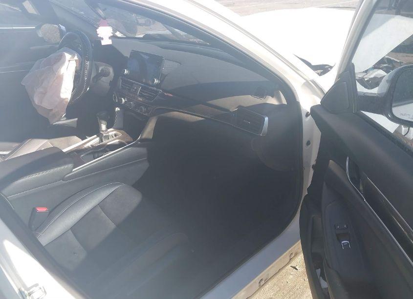 Photo 5 of 2020 Honda Accord SPORT (VIN 1HGCV1F3XLA152311)