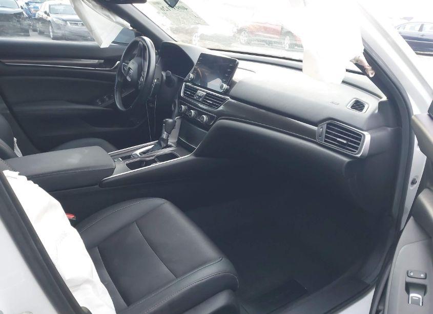 Photo 5 of 2020 Honda Accord SPORT (VIN 1HGCV1F3XLA153068)