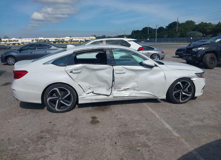 Photo 13 of 2020 Honda Accord SPORT (VIN 1HGCV1F3XLA157878)