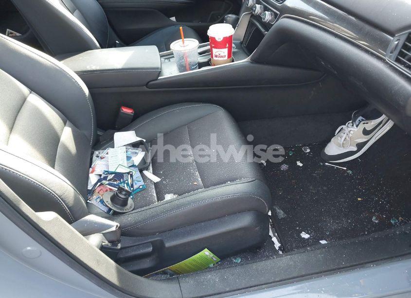 Photo 5 of 2021 Honda Accord SPORT (VIN 1HGCV1F3XMA000420)