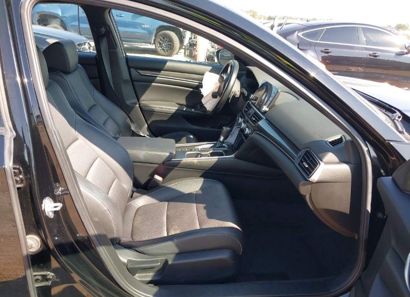 Photo 5 of 2021 Honda Accord SPORT (VIN 1HGCV1F3XMA030243)