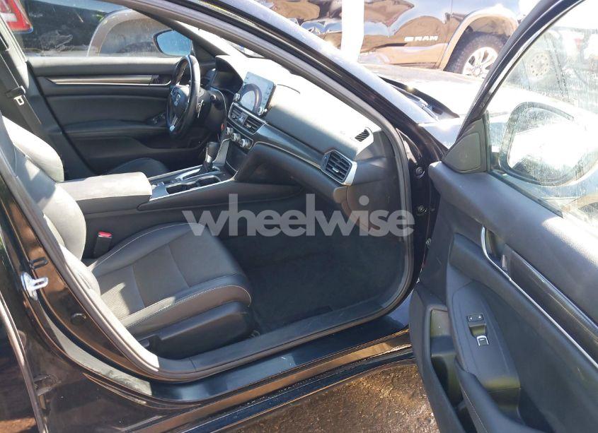 Photo 5 of 2021 Honda Accord SPORT (VIN 1HGCV1F3XMA082469)