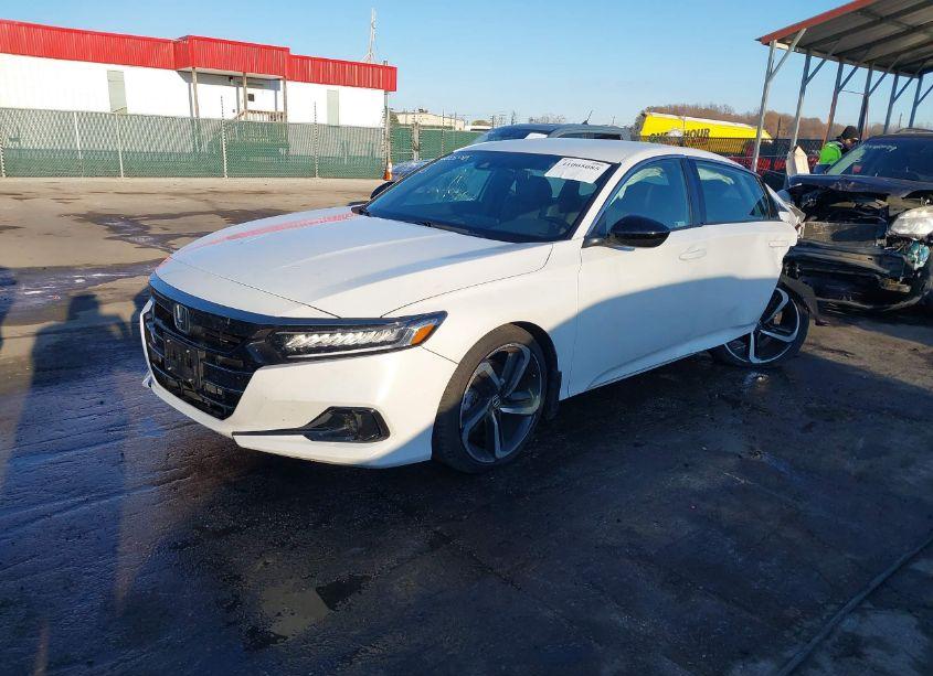 Photo 2 of 2022 Honda Accord SPORT (VIN 1HGCV1F3XNA019423)