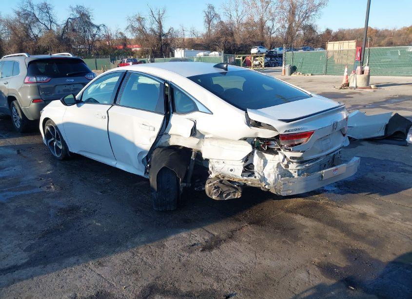Photo 3 of 2022 Honda Accord SPORT (VIN 1HGCV1F3XNA019423)