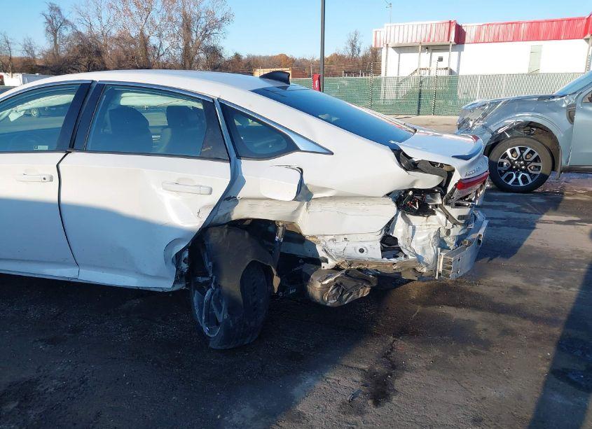 Photo 6 of 2022 Honda Accord SPORT (VIN 1HGCV1F3XNA019423)