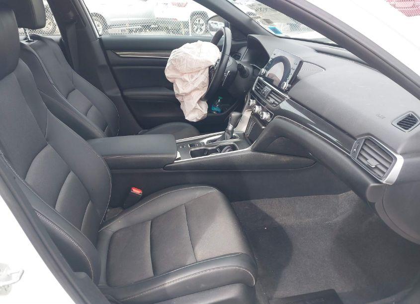 Photo 5 of 2022 Honda Accord SPORT (VIN 1HGCV1F3XNA020801)