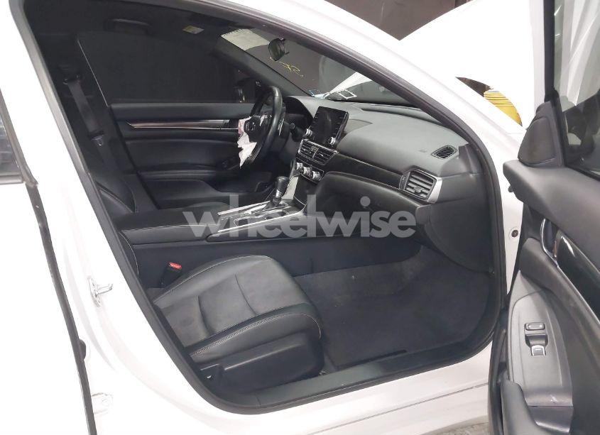 Photo 5 of 2022 Honda Accord SPORT (VIN 1HGCV1F3XNA037159)