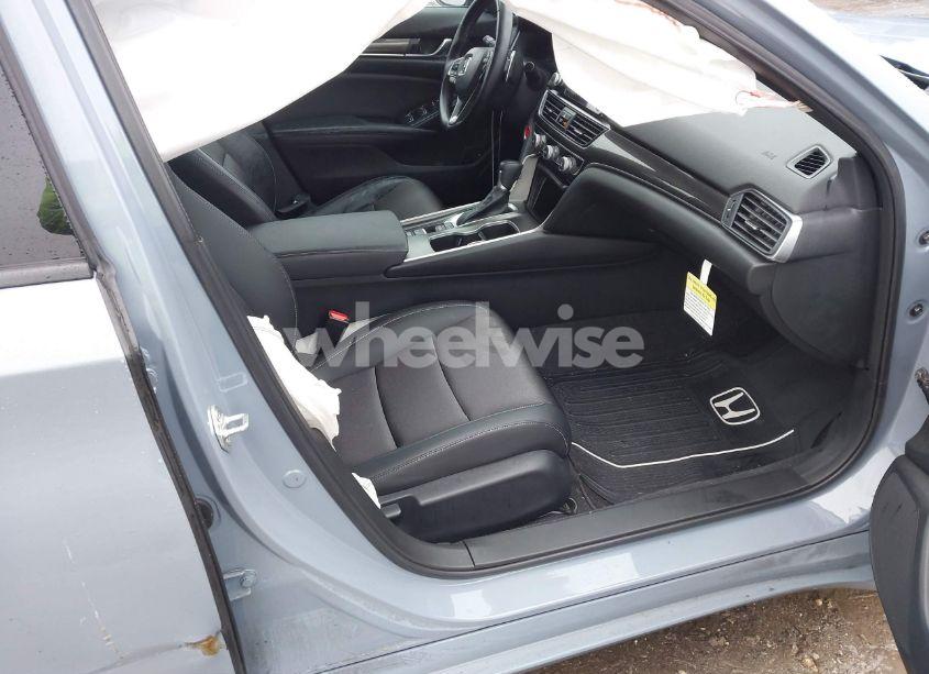 Photo 5 of 2022 Honda Accord SPORT (VIN 1HGCV1F3XNA093862)