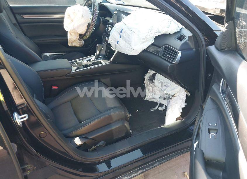 Photo 5 of 2022 Honda Accord SPORT (VIN 1HGCV1F3XNA101989)