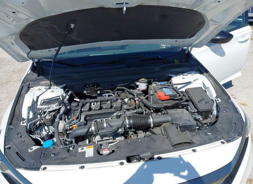 Photo 10 of 2022 Honda Accord SPORT (VIN 1HGCV1F3XNA103824)
