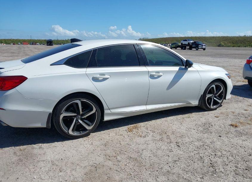 Photo 12 of 2022 Honda Accord SPORT (VIN 1HGCV1F3XNA103824)