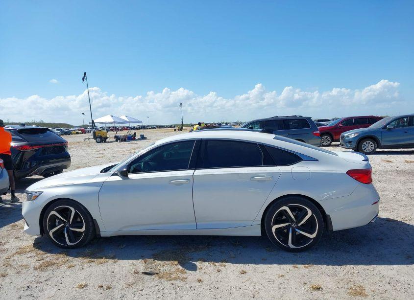 Photo 13 of 2022 Honda Accord SPORT (VIN 1HGCV1F3XNA103824)