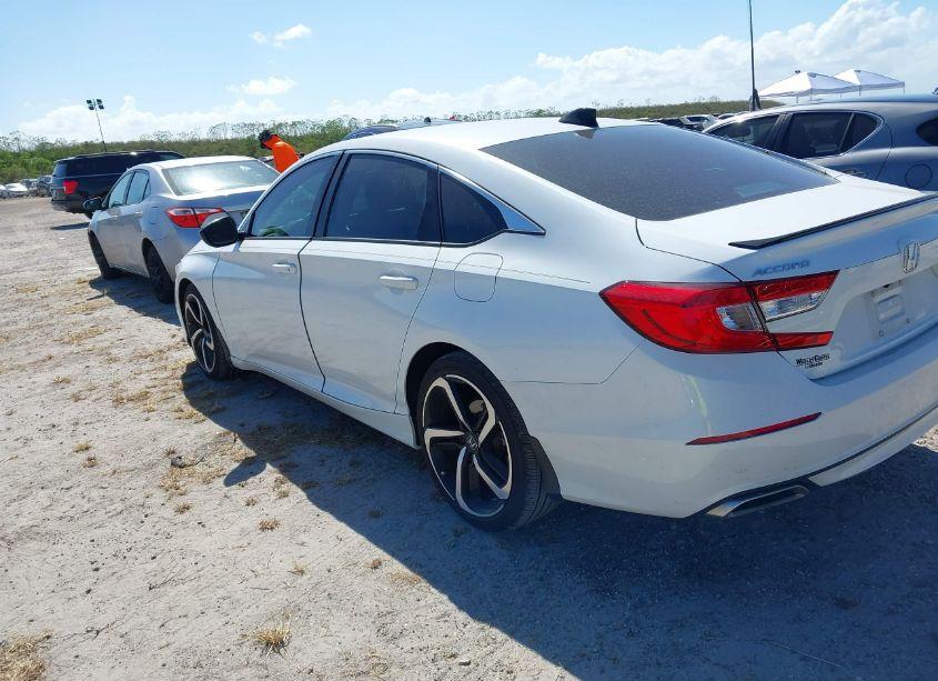 Photo 3 of 2022 Honda Accord SPORT (VIN 1HGCV1F3XNA103824)