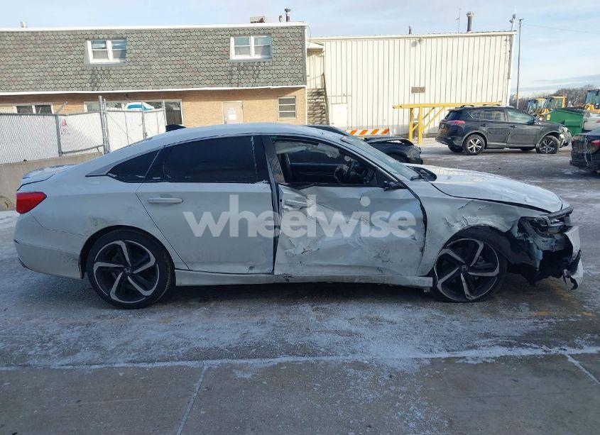 Photo 13 of 2022 Honda Accord SPORT (VIN 1HGCV1F3XNA109946)